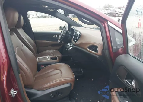 2020 Chrysler Pacifica Limited z USA, uszkodzony, nr VIN 2C4RC1GG1LR138292